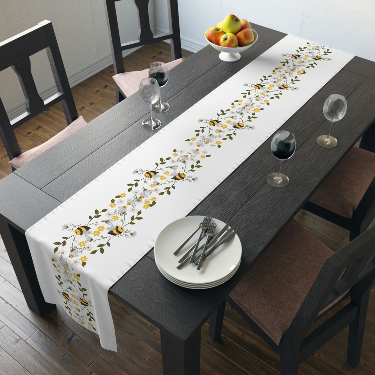 Honey Bee Table Runner / Summer Table Decor