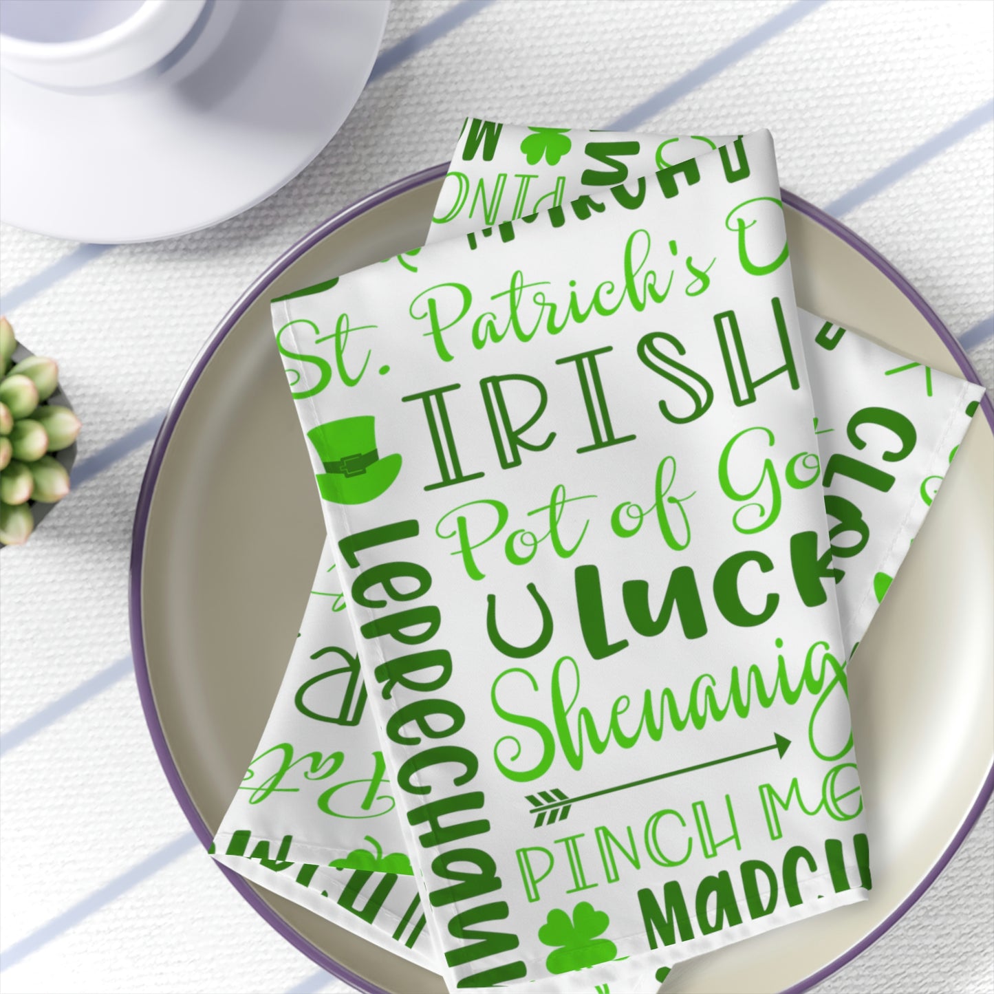 St Patrick's Day Napkins / St Patrick's Day Decor / Green St Patrick's Day Napkins / Irish Napkins / Shamrock Decor