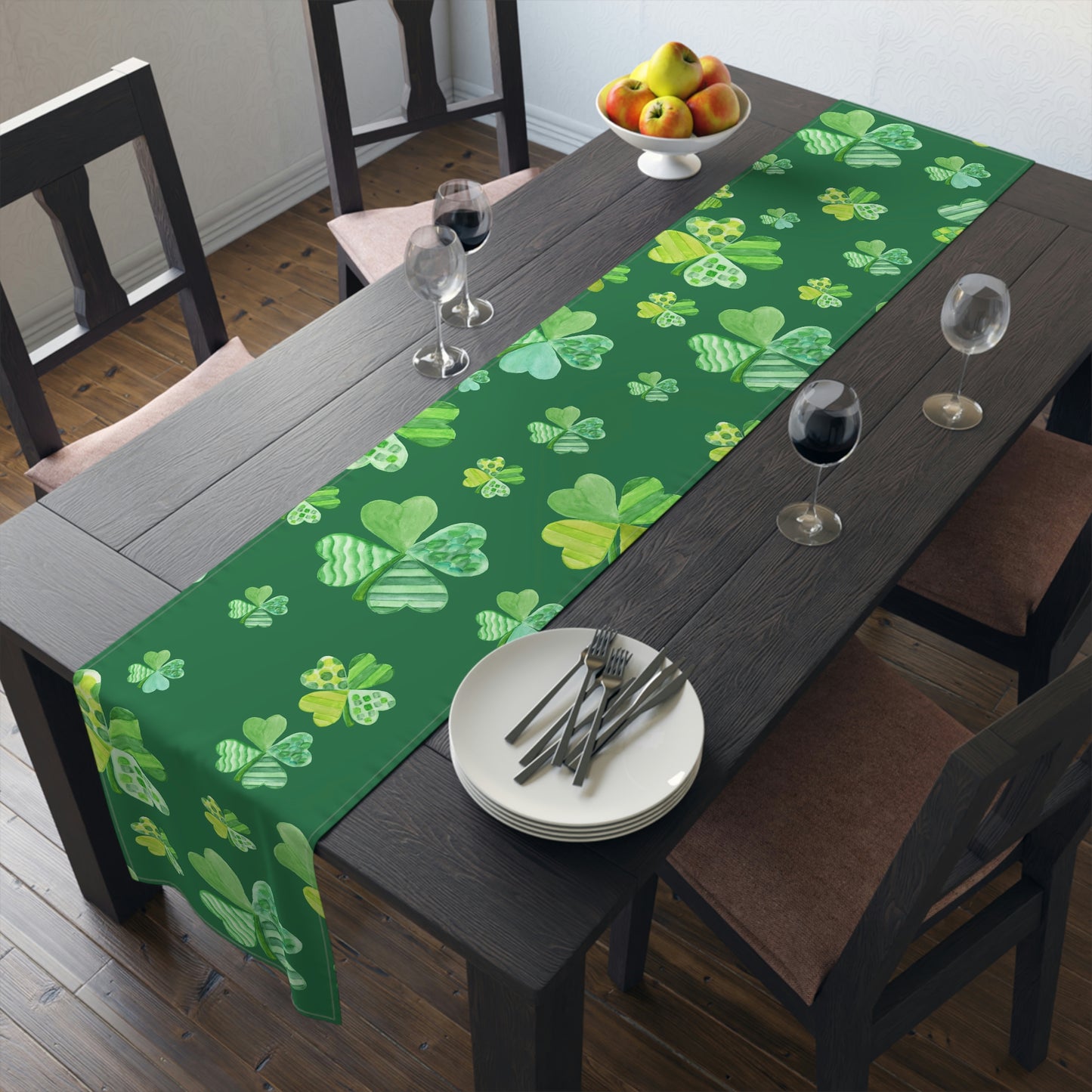 St Patrick's Day Table runner / Shamrock Table Runner / St Patrick's Day Decor