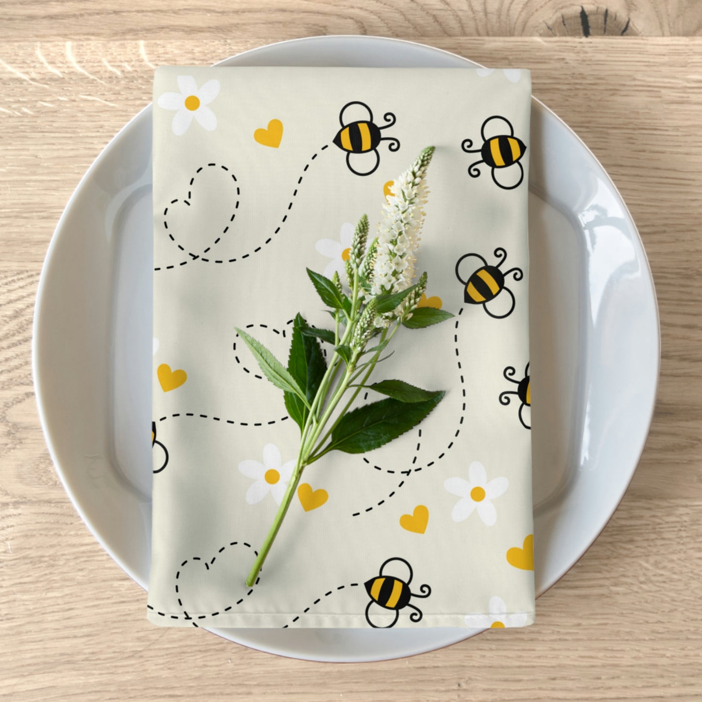 Honey Bee Napkins / Bee Decor / Daisy Napkins