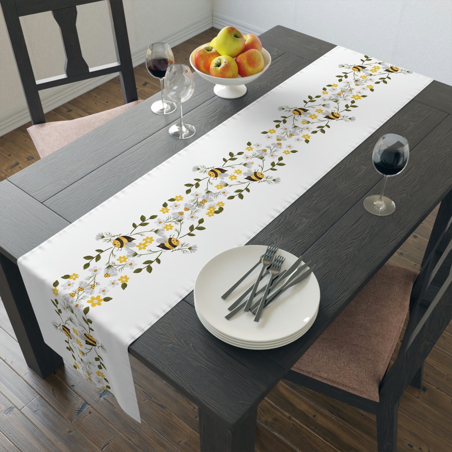 Honey Bee Table Runner / Summer Table Decor