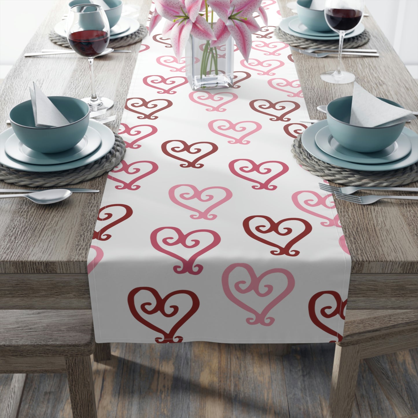 Valentine's Day Table Runner / Valentine's Day Decor / Pink Heart Decor / Red Heart Table Runner / Valentine's Table Decor