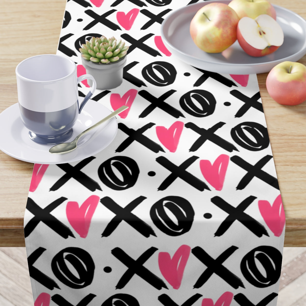 Valentines Day Table Runner / Pink Heart Table Runner / Valentines Day Decor