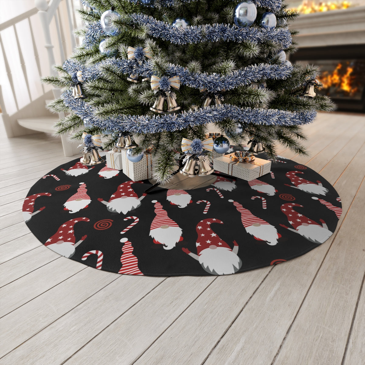 Christmas gnome tree skirt in black and red