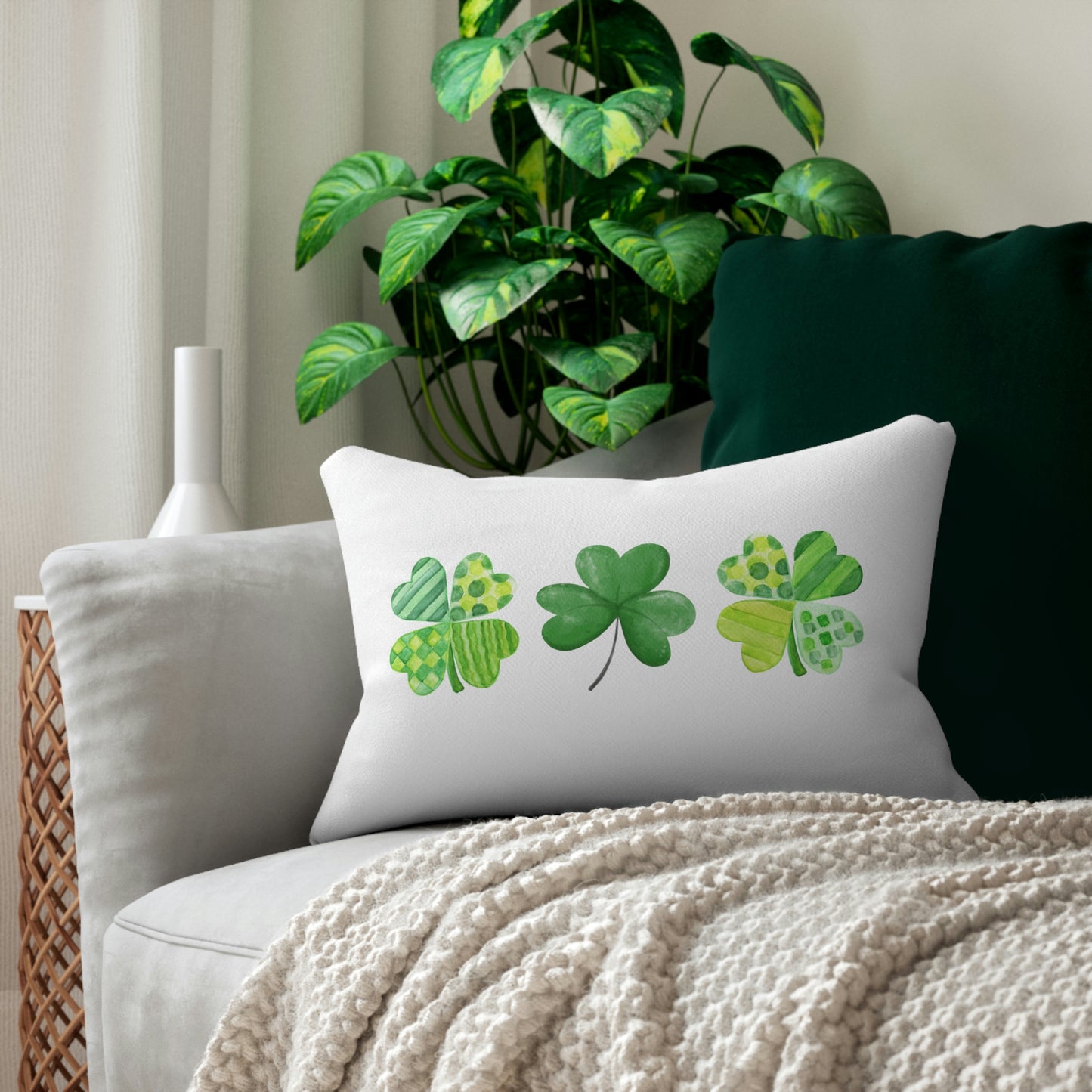 St Patrick's Day Pillow / St Patrick's Day Decor / Shamrock Cushion