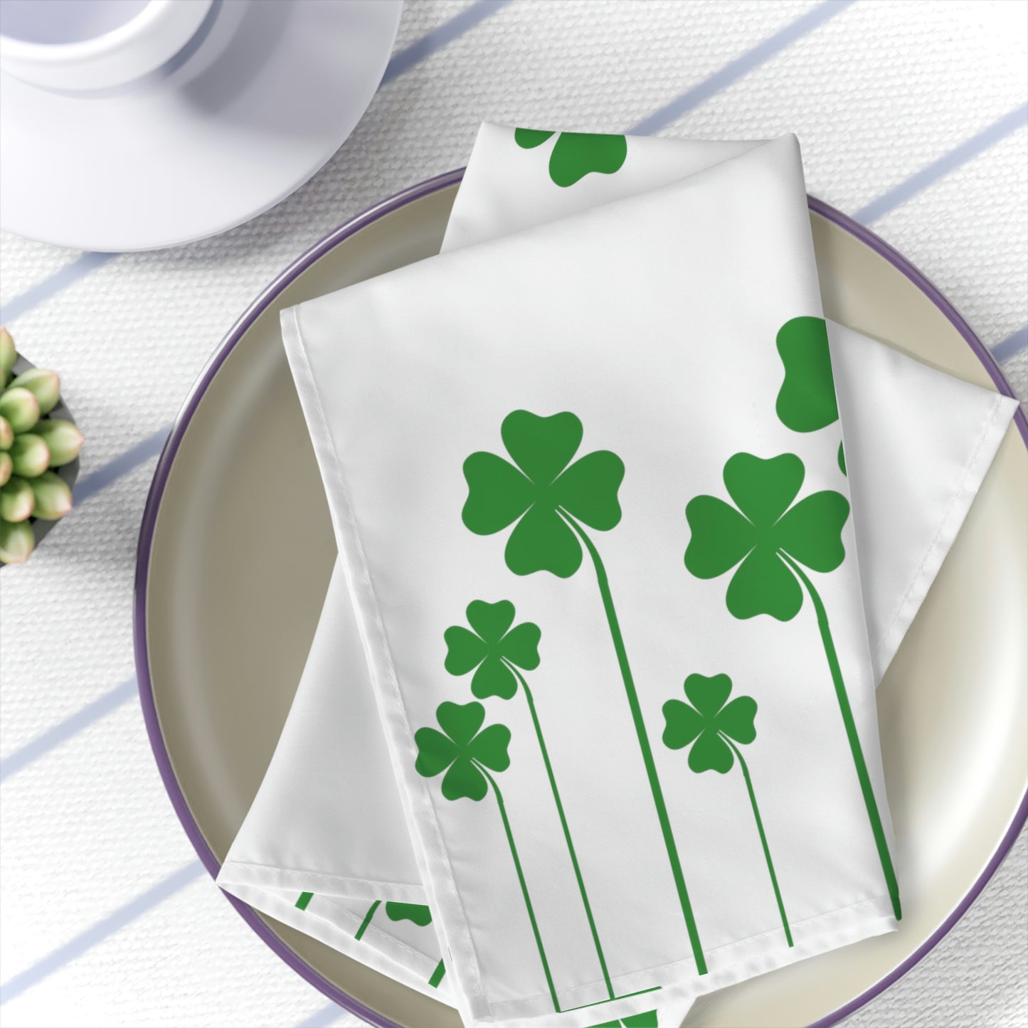 St patricks day cloth napkins with green shamrocks